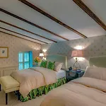 Golden Plough Inn At Peddlers Village