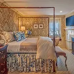Golden Plough Inn At Peddlers Village